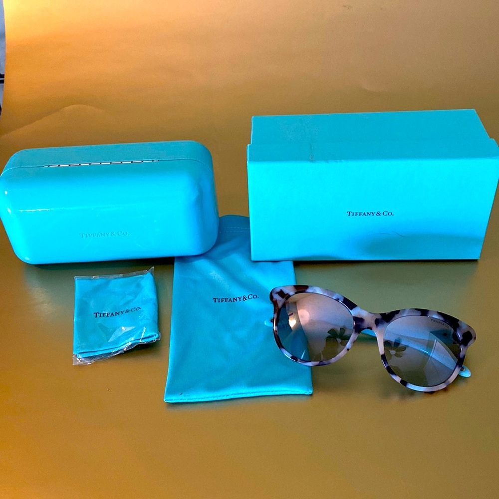 Tiffany & Co sunglasses + case, gift box, soft case & cleaning cloth